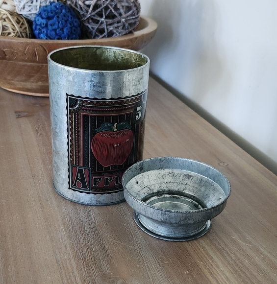 🍎 Vintage Apple Design Metal Canister – Rustic Farmhouse Kitchen Décor - Picture 13 of 16